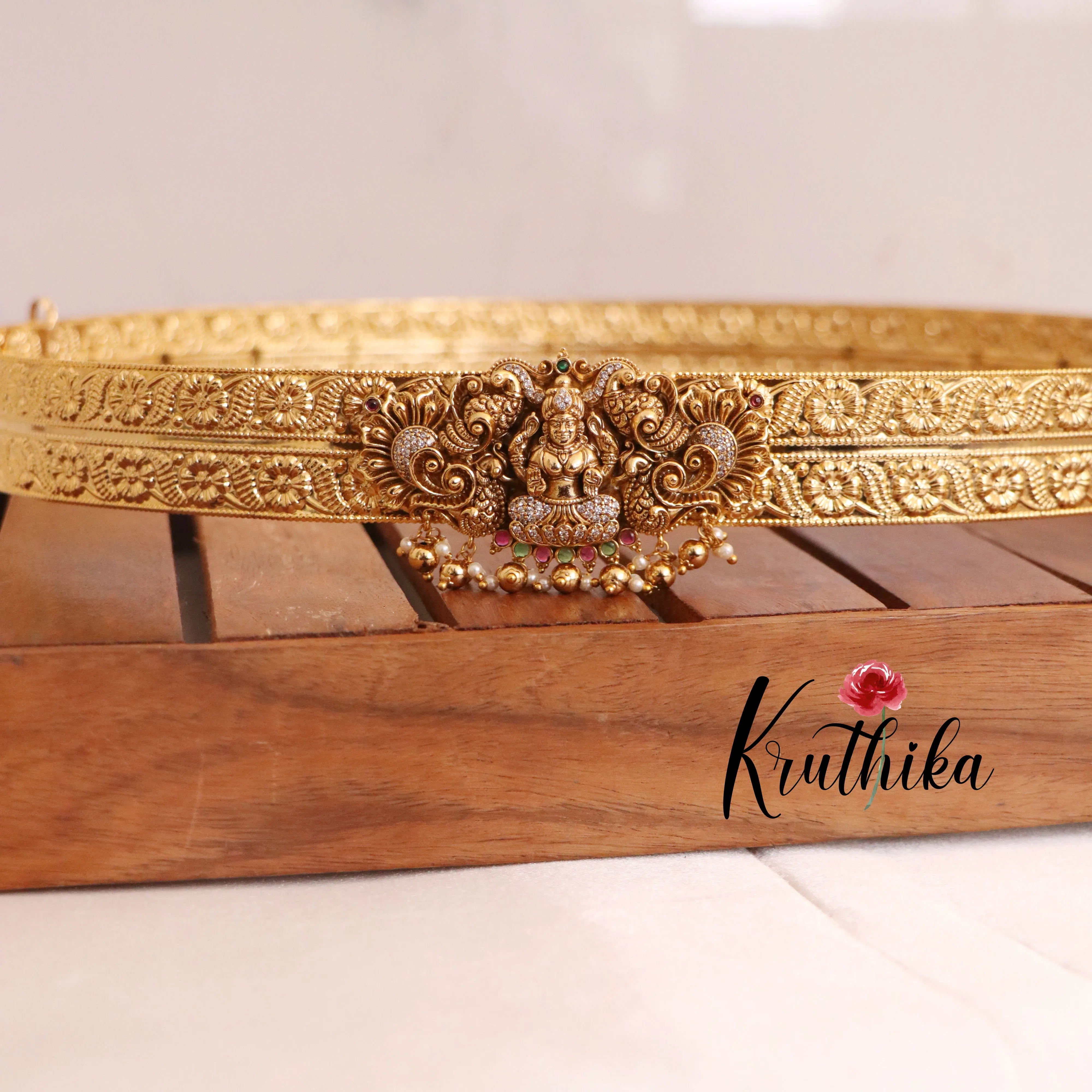 Light weight CZ temple plain Hip belt vaddanam V228