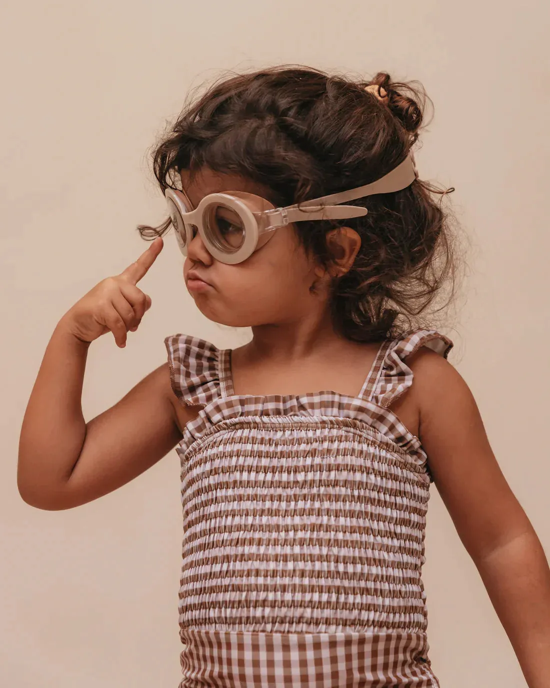 Mrs. Ertha Swimming Glasses  3Y | Ivory Smile