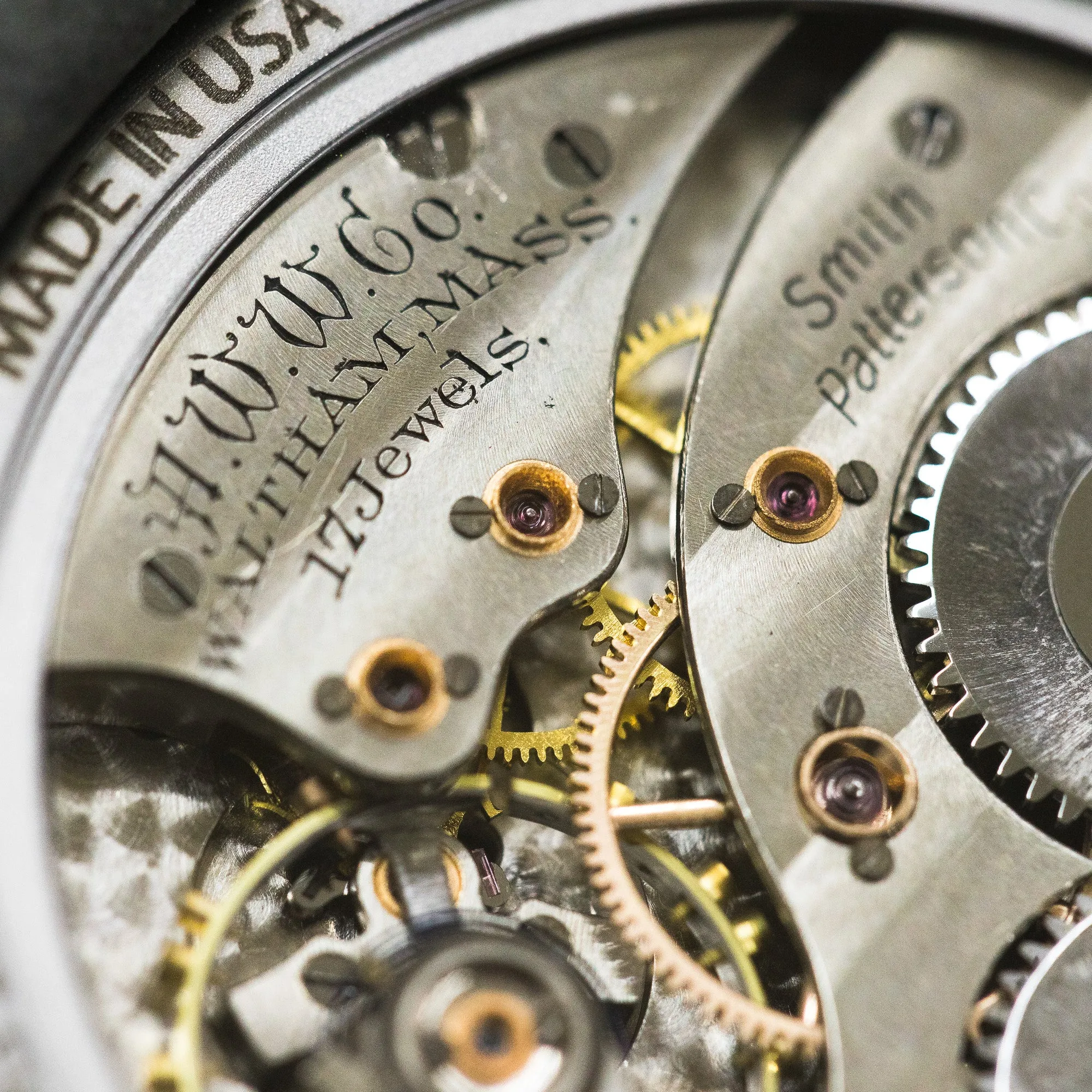 Sure. The optimized title for the product Boston 388 (47mm) in English with modifiers could be Elegant Boston 388 Watch (47mm) - Stylish Men’s Timepiece.